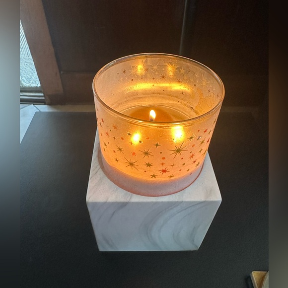 Bath & body works 3 wick candle holder - Picture 2 of 5